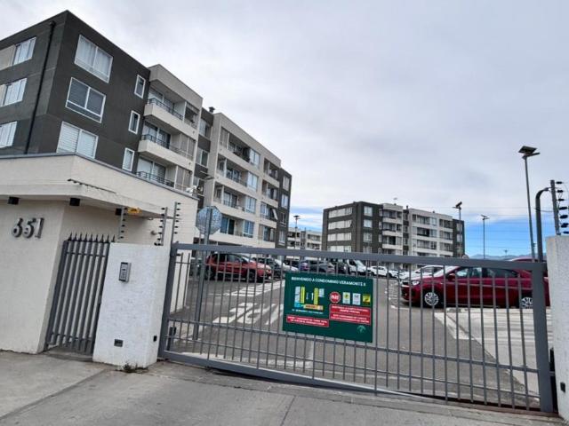 ARRIENDO DEPARTAMENTO AMOBLADO 2D 1B EN CONDOMINIO PEÑABLANCA