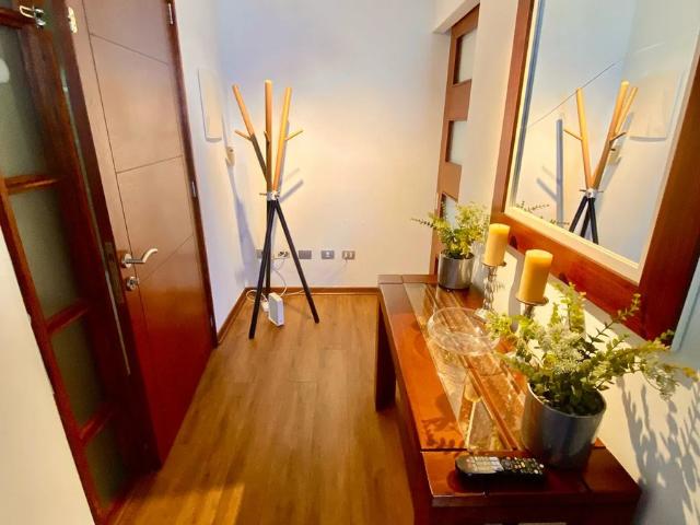 Arriendo departamento amoblado 2d en lomas san andres