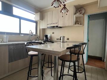 Apartamento en arriendo en Plaza Perú - Estacionamiento