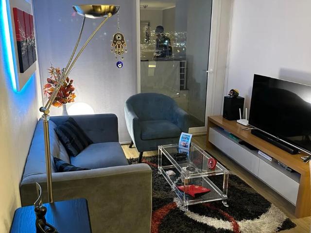Arriendo departamento amplio con estacionamiento
