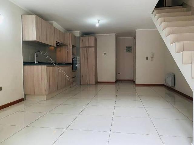 Arriendo Departamento Dúplex 1 dorm. Metro Santa Ana