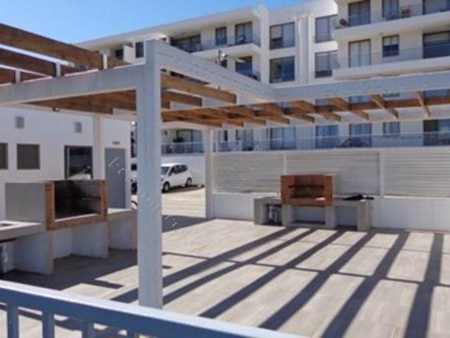 Arriendo departamento en Lomas del Sol. Impecable !