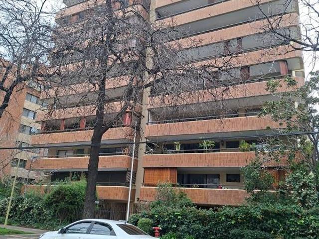 Arriendo Departamento en Segundo piso, en Las Condes