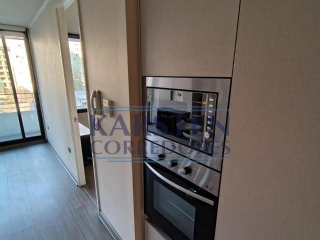 ARRIENDO DEPARTAMENTO ESTILO MARIPOSA, 2 HABITACIONES, 2 BAÑOS Y 1 ESTACIONAMIENTO, CALLE SAN MARTÍN CON ROSAS, METRO ESTACIÓN SANTA ANA, SANTIAGO CENTRO