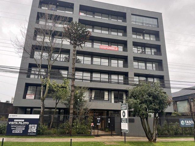 Arriendo Departamento Nuevo de 1D, 1B y Bodega en Edificio +Holandesa, frente al Colegio Alemán