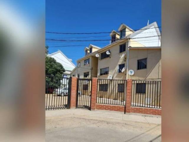 Arriendo departamento sector estadio Doll