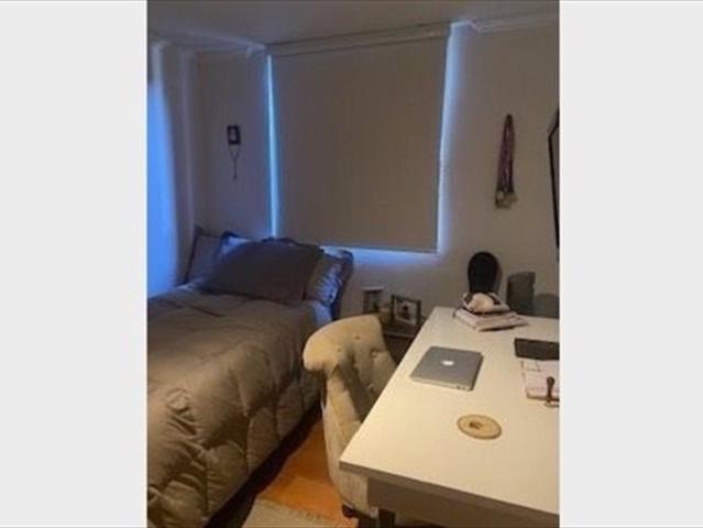 Arriendo dormitorio amoblado cerca a Metro Bellas Artes L5 y Línea 1: U. Católica y Baquedano