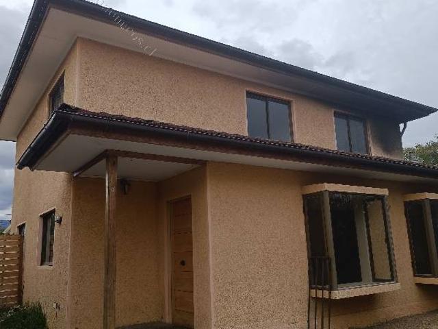 Arriendo Excelente Casa Dos Pisos,Sólida,Limache