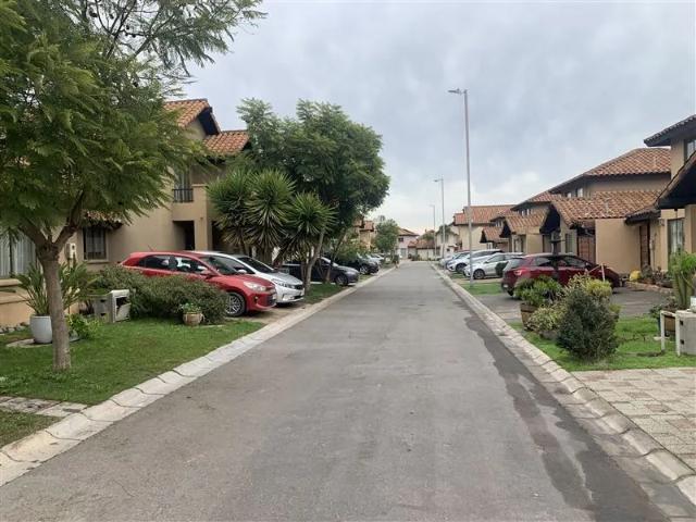 Arriendo Excelente Casa En Condominio En Padre Hurtado