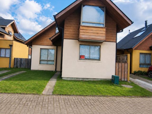 Arriendo excelente casa en Condominio Santa Ana Oriente