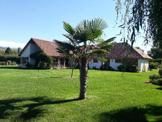 Arriendo gran casa en condominio