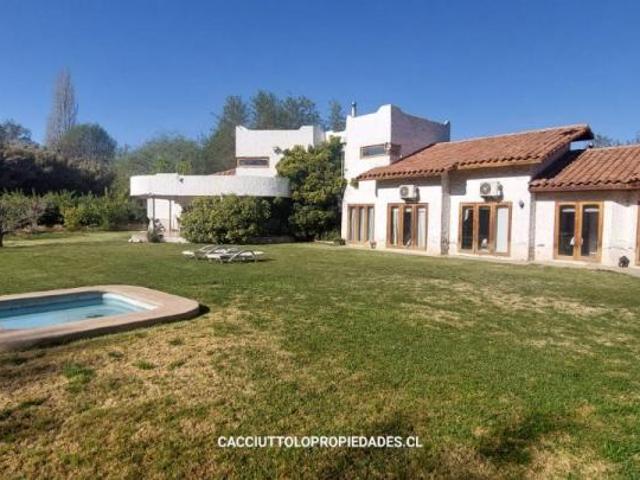 ARRIENDO gran casa en condominio