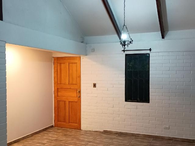 ARRIENDO HERMOSA CASA COLONIAL
