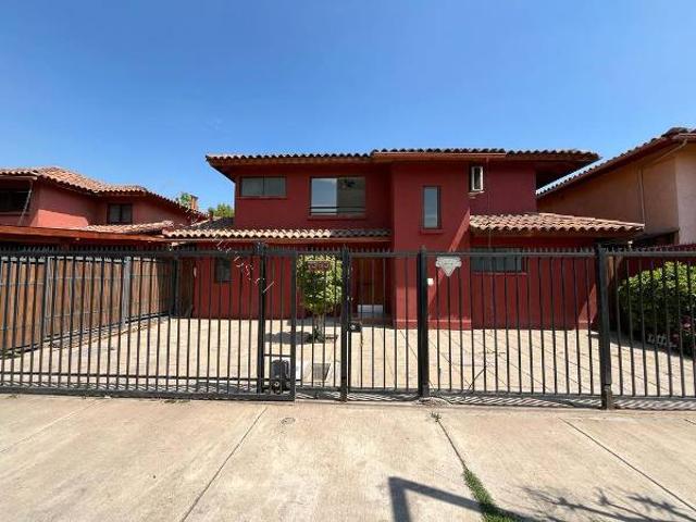 ARRIENDO HERMOSA CASA EN CONDOMINIO SANTA ROSA DE HUECHURABA