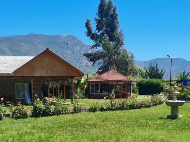 Arriendo hermosa casa en parcela, piscinas