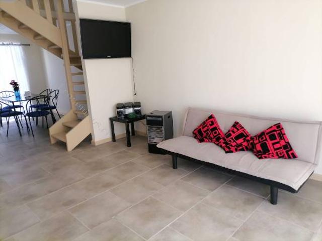 Arriendo hermosa casa nueva amoblada en Linares