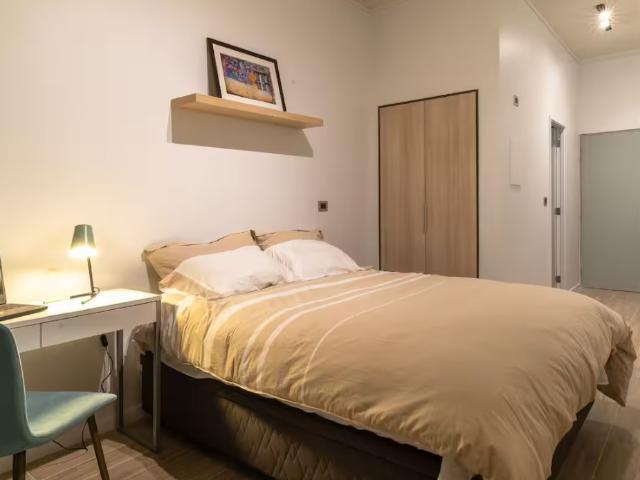 Arriendo hermoso departamento estudio amoblado con patio en Isla Teja