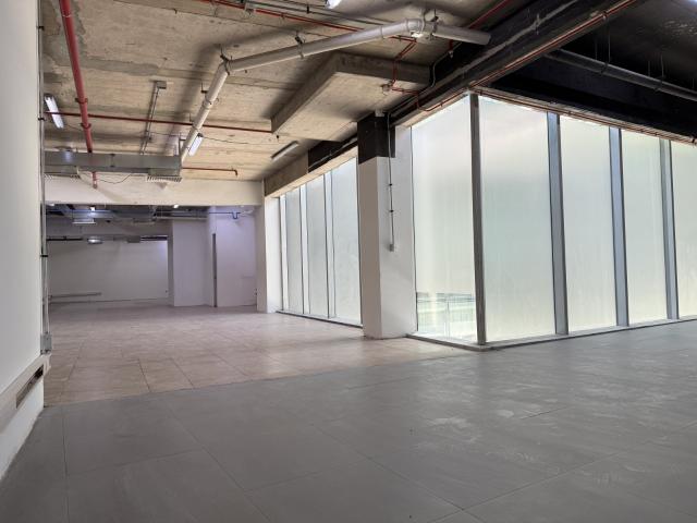 Arriendo, local comercial 272 mts a pasos de Metro Manquehue