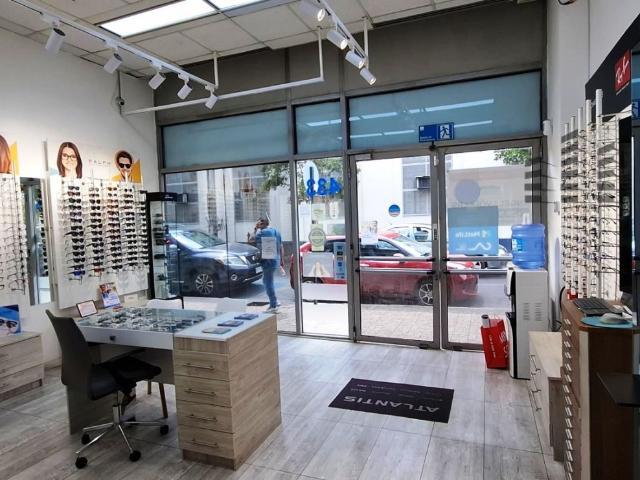 Arriendo local comercial a pasos paseo Independencia