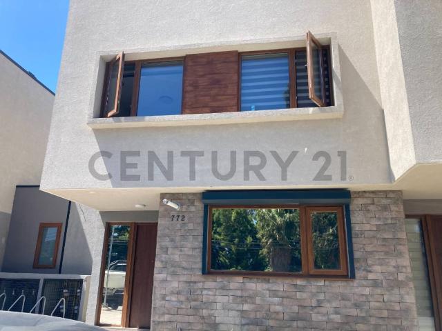 Arriendo moderno Townhouse, Lomas de San Andrés