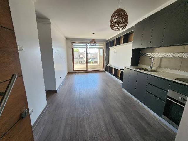 ARRIENDO MODERNO Y COMODO DEPTO, EN CONDOMINIO