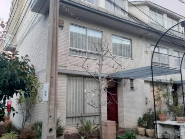 Arriendo pieza amoblada cerca del barrio Italia