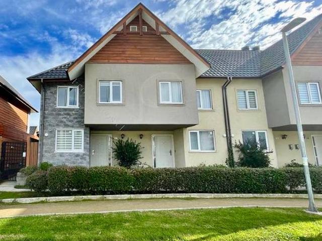 Arriendo propiedad estilo Townhouse en Brisas del Sol