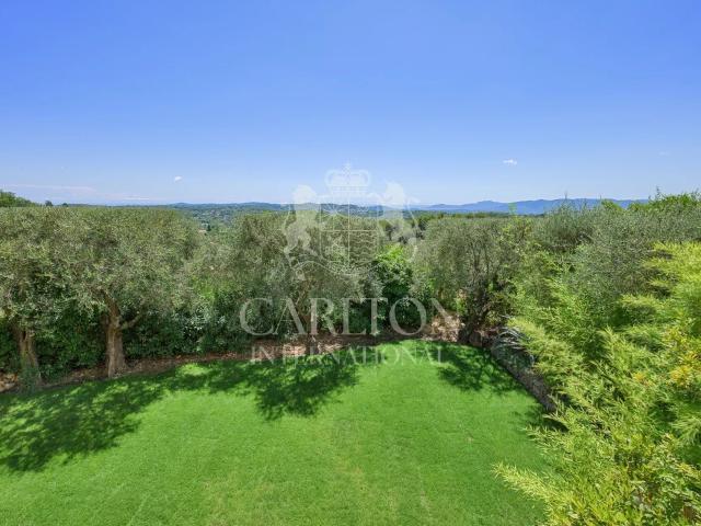 Arrière Pays Cannois Authentique villa provençale avec vue. 175m² Châteauneuf Grasse