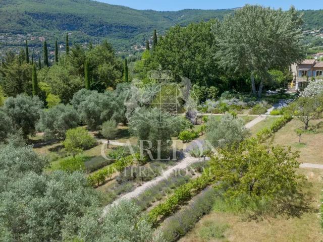 Arrière pays Cannois: Charmante Villa provençale au sein d'. 240m² Châteauneuf Grasse