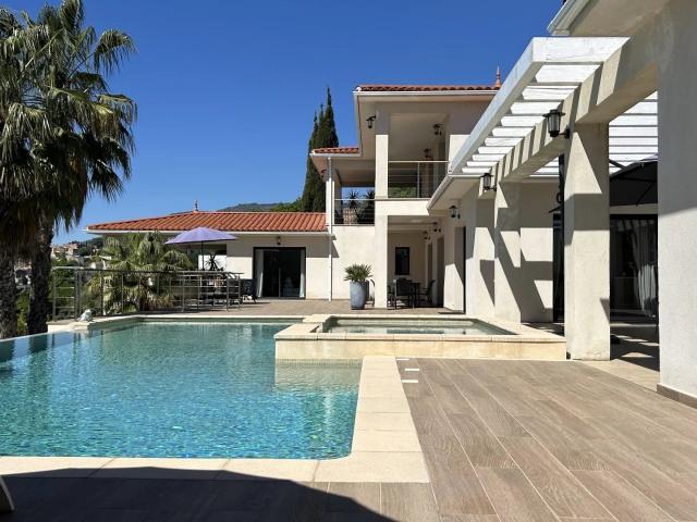 Arrière Pays Cannois Propriété De Prestige 280m² Châteauneuf Grasse
