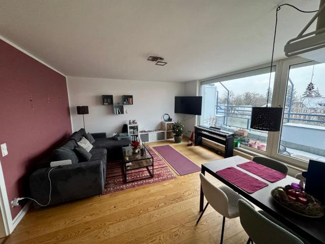 Arrive and Feel at Home – Light Filled Apartment with Large Balcony in Unterhaching near Munich