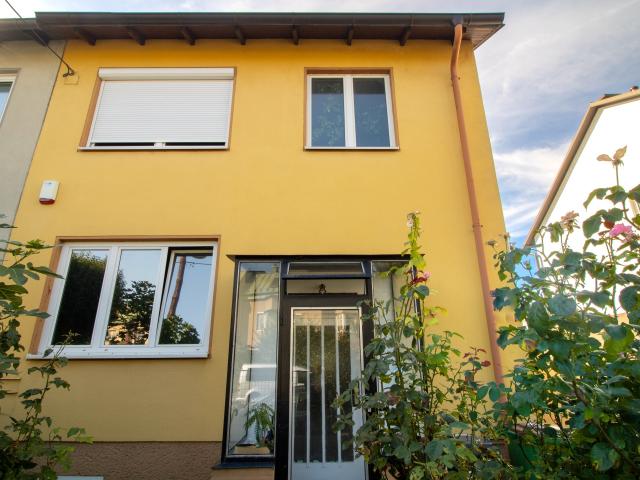 Arrive. Settle In. Stay. Spacious, fully furnished home with garden
