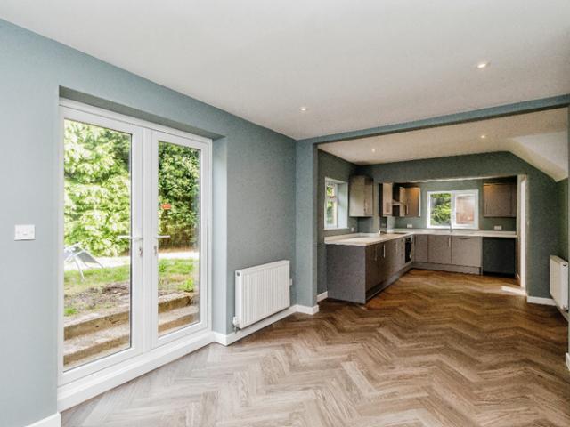 Arrow Road, Walsall, WS3 3 bed semi detached house to rent £1,200 pcm £277 pw