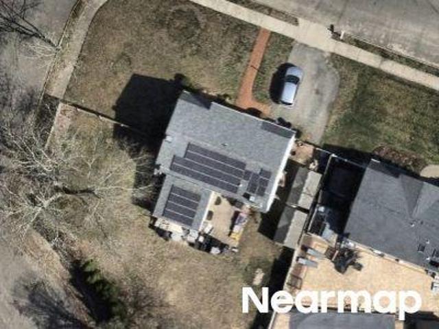 Arrow St
