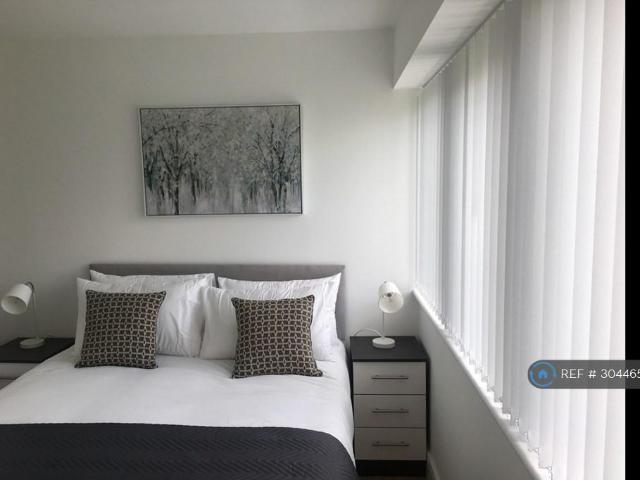 Arrowhead House, Luton, LU4 2 bed flat to rent £1,300 pcm £300 pw