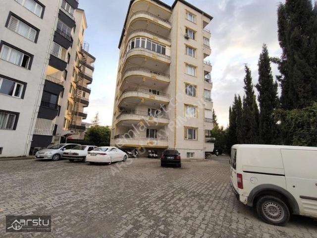 Arstu Gayrimenkul Mehmet'den Yeni Mahalle'de Kiralık 3+1 Daire