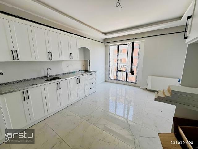 ARSTU GM ZAHİDE'DEN YENİMAHALLEDE SATILIK 4+1 DAİRE