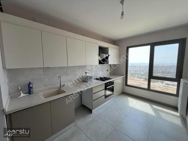 Arstu Gm Haliseden İnderede Şehir Manzaralı Kiralık Ara Kat