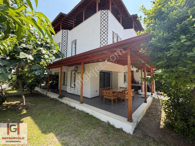 Arsuz Gökmeydan'da Zümrüt Evler Sit. 3+1 Satılık Bakımlı Villa