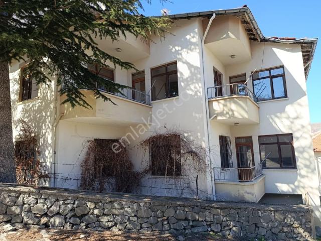 Ars Emlak Dan Çarşı Merkeze Yakın Kiralık 3+1
