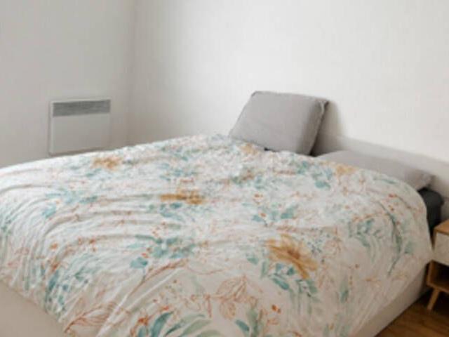 ARS SUR MOSELLE F2 RESIDENCE RECENTE CUISINE EQUIPEE PARKING
