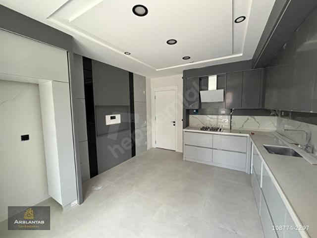 ARSLANTAŞ GAYRİMENKUL'DEN ÇELTEK MH. OTURUMA HAZIR BİREYSEL GARAJLI 3+1 SIFIR SATILIK DAİRE