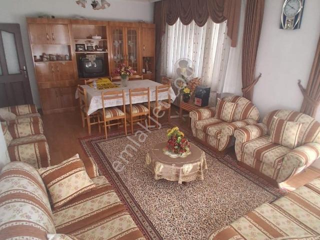 Arslan Emlak'tan 3+1eşyalı Asansörlü Metro Yakını Kiralık Daire!