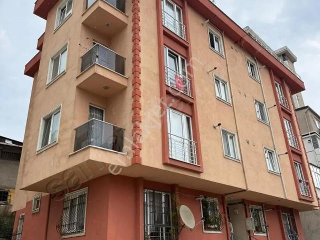 Arslan Emlak'tan Gülsuyu Metroya Yürüme Mesafesinde Satılık 2+1