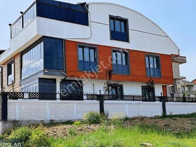 Arslan Emlak'tan İnegöl Akhisarda Satılık Triblex 405 M² Villa