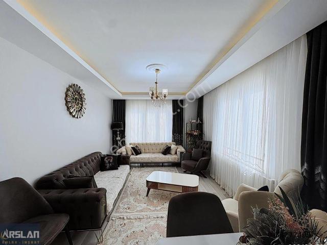 Arslan Emlak'tan İnegöl Süleymaniyede Satılık 4+1 Dublex Daire