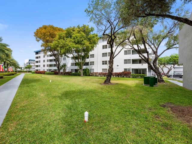 Art 88 by Trion Living 1 Bedroom Apartment for Rent at 8855 Fontainebleau Blvd, Fountainebleau, FL 33172 Fontainbleau East