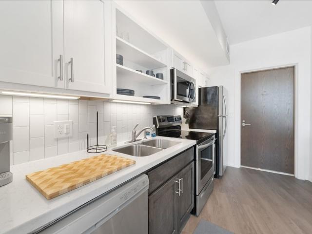 Art Bloc 2 Bedroom Apartment for Rent at 335 Cedar St, Waterloo, IA 50701 Downtown Waterloo
