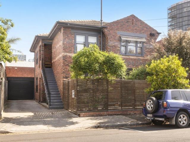 Art Deco Apartment in Exciting Location