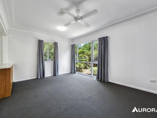 Art Deco Character, Effortless Living and Private Outdoor Space